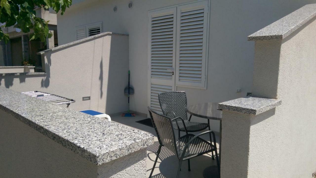Apartmani Dina Makarska Extérieur photo