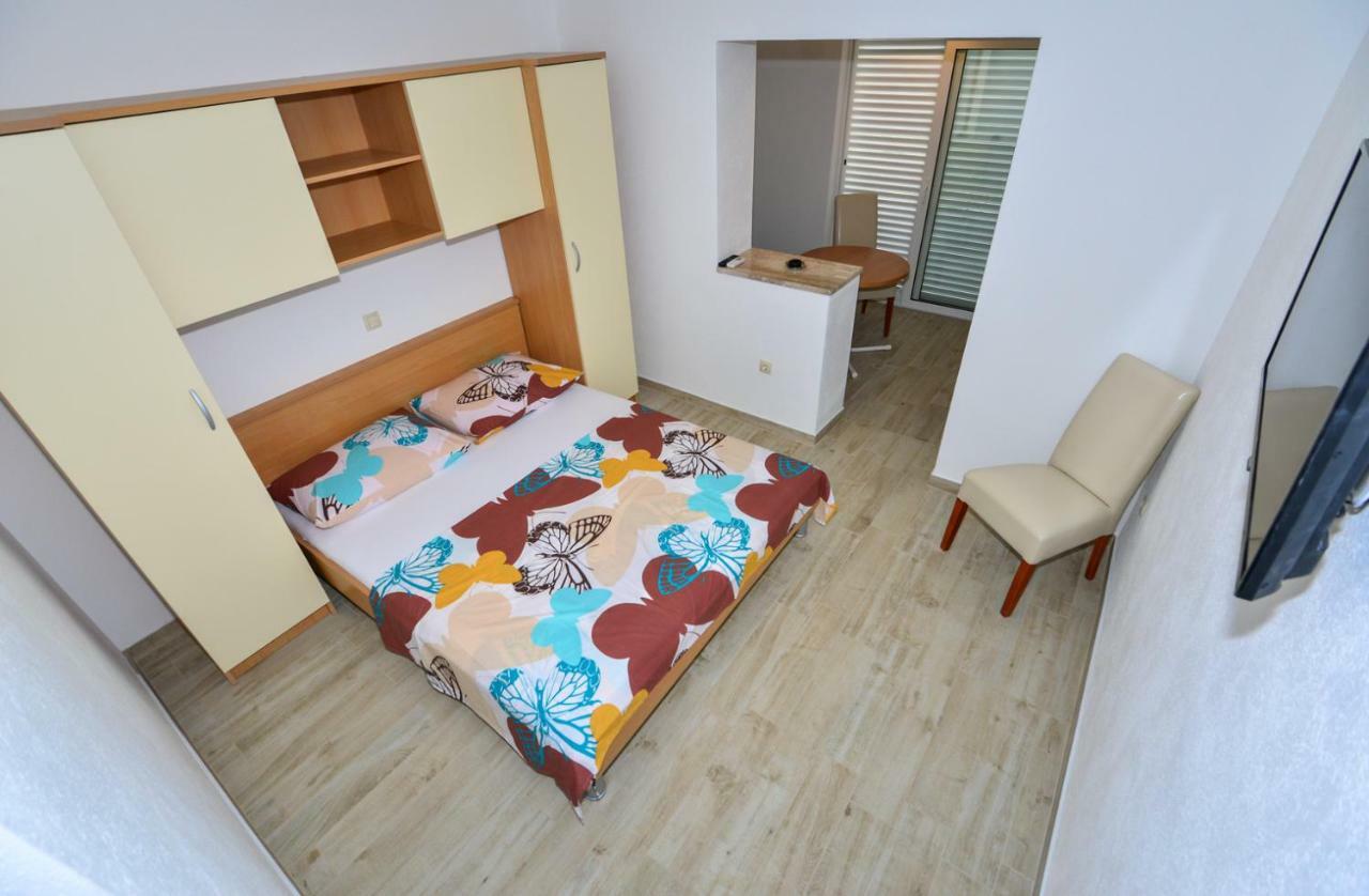 Apartmani Dina Makarska Extérieur photo
