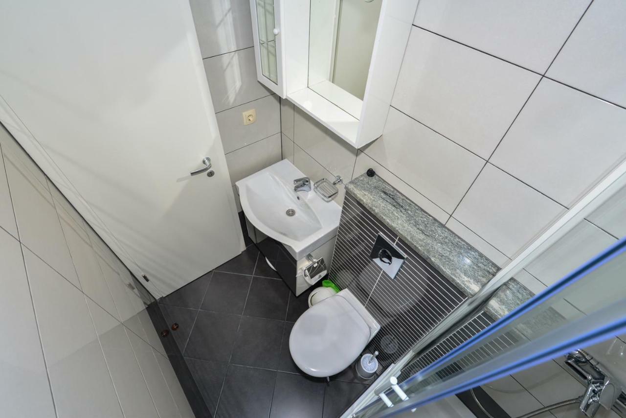 Apartmani Dina Makarska Extérieur photo
