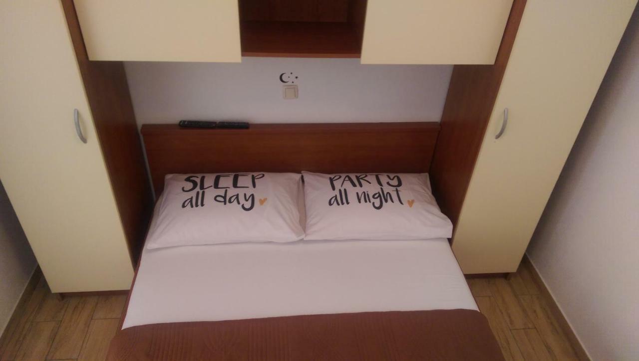 Apartmani Dina Makarska Extérieur photo