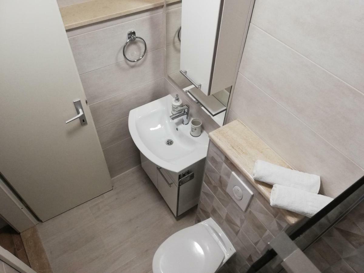 Apartmani Dina Makarska Extérieur photo