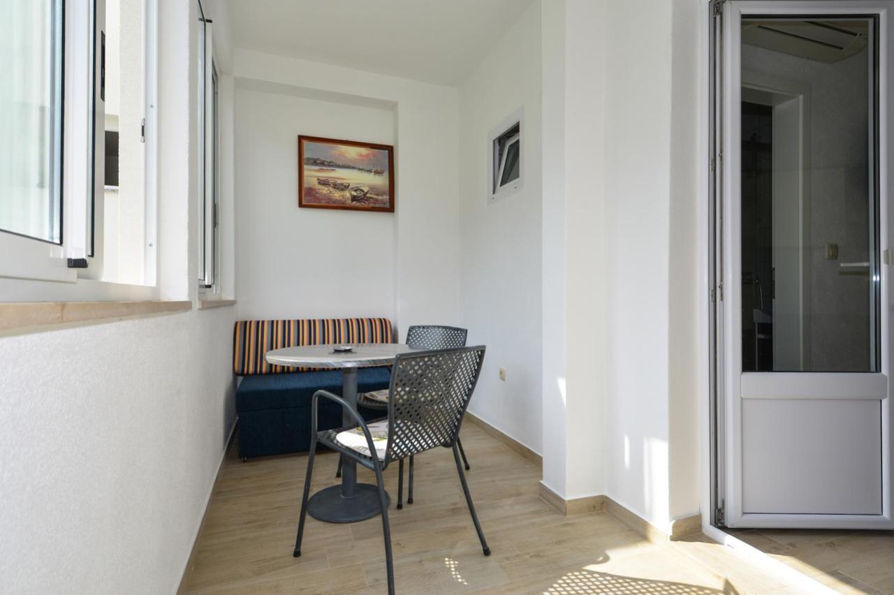 Apartmani Dina Makarska Extérieur photo